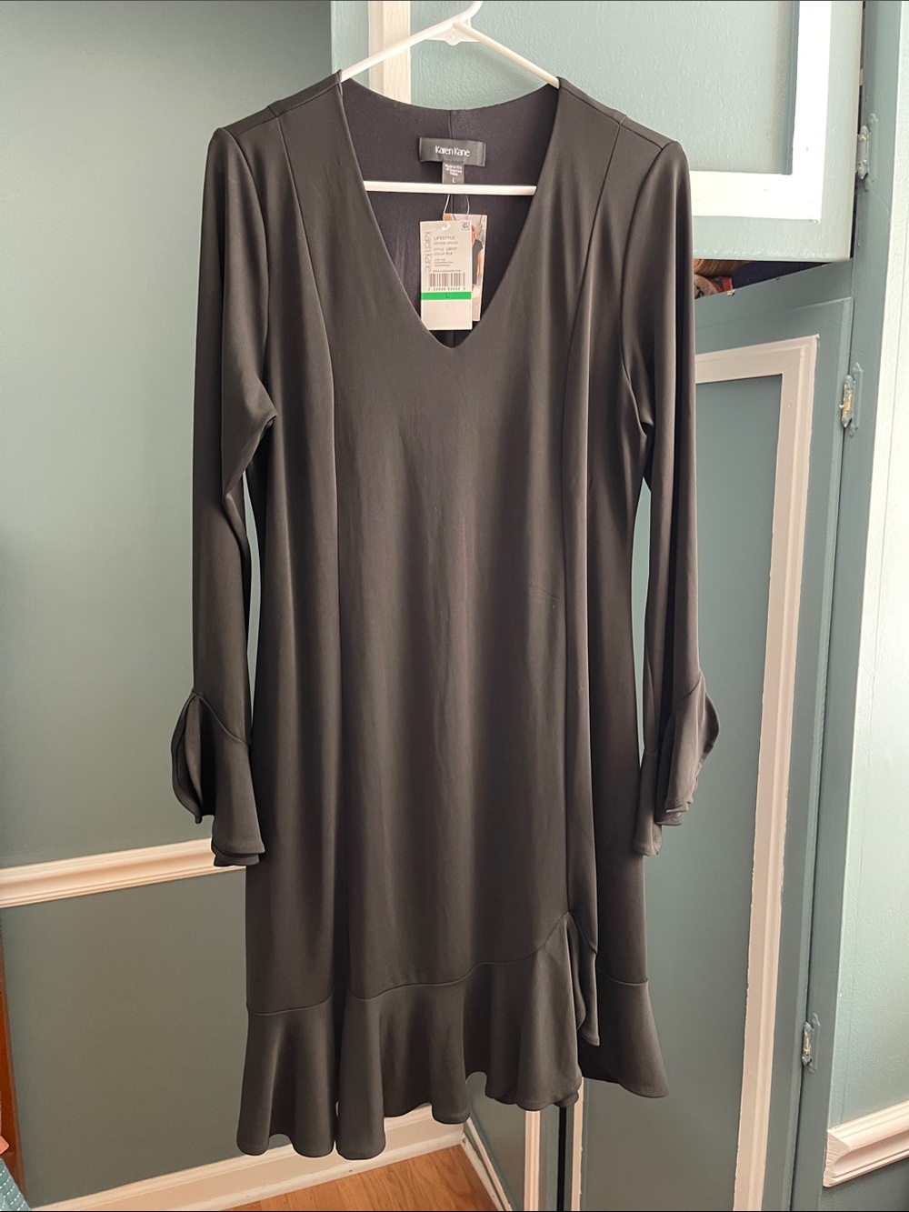 Karen Kane Black Cocktail Long Sleeve V-Neck Ruffle-Hem Dress